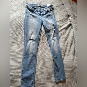 Levis 711 Skinny light blue denim jeans